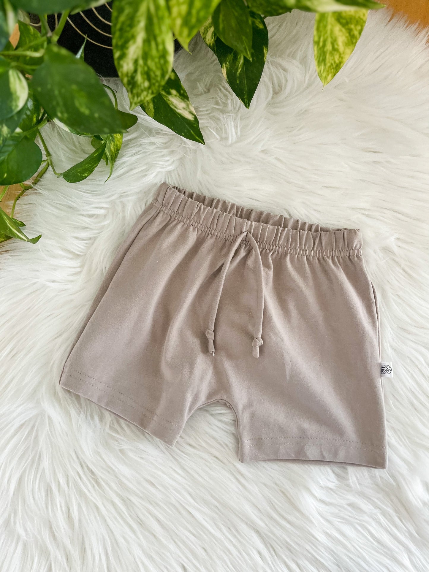 Simple Shorts - Stone