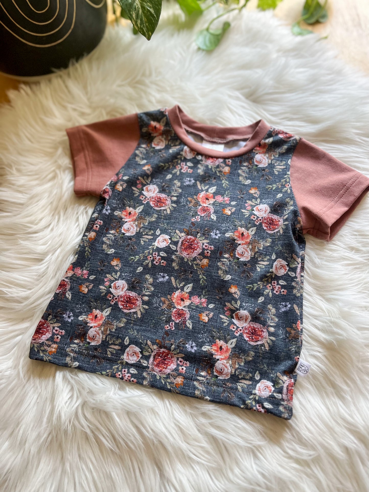 Basic Tee - Vintage Roses